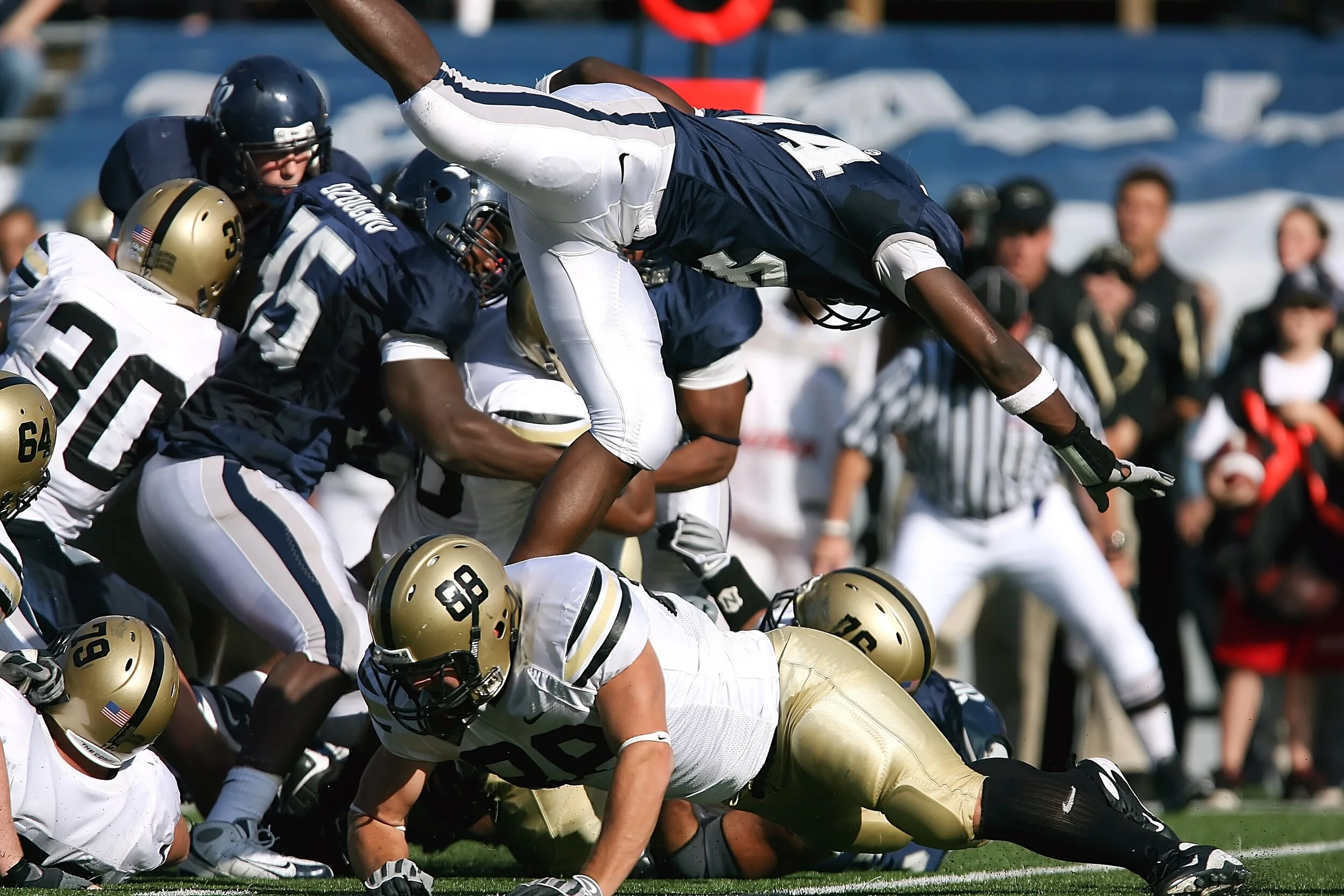 action-adult-american-football-angry-264300.jpg